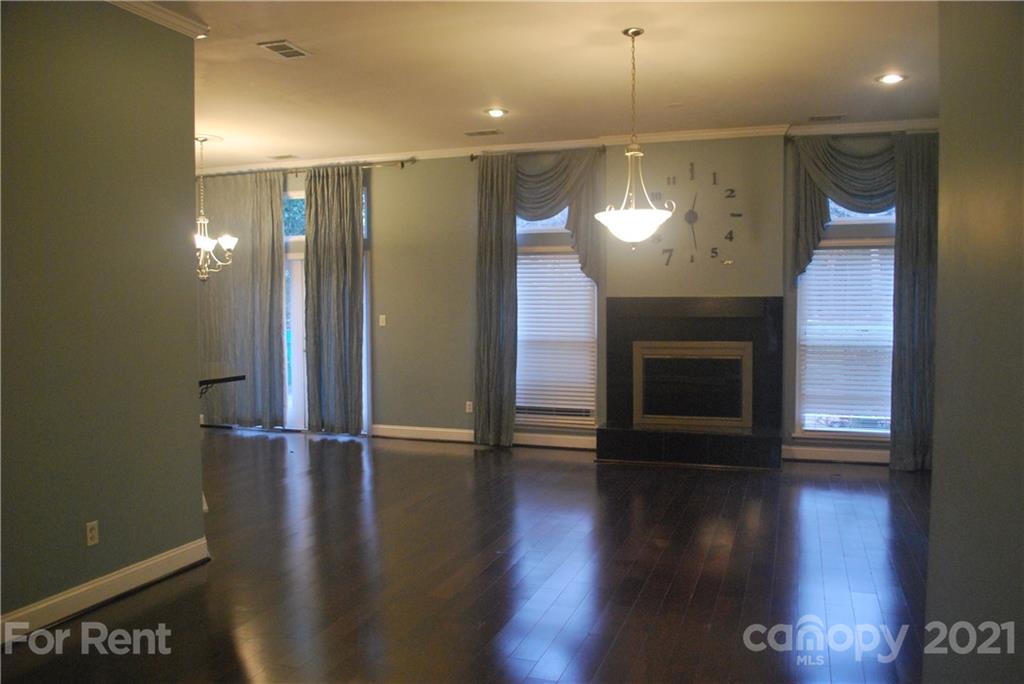 8100 Rittenhouse Circle Charlotte, NC 28270 - Photo 2 of 22