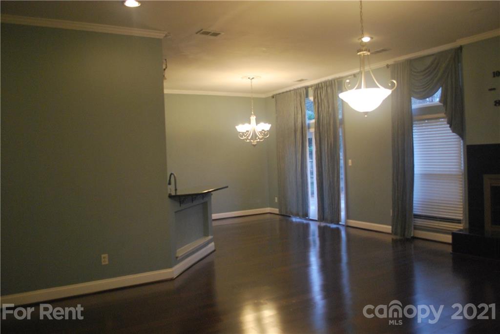 8100 Rittenhouse Circle Charlotte, NC 28270 - Photo 3 of 22