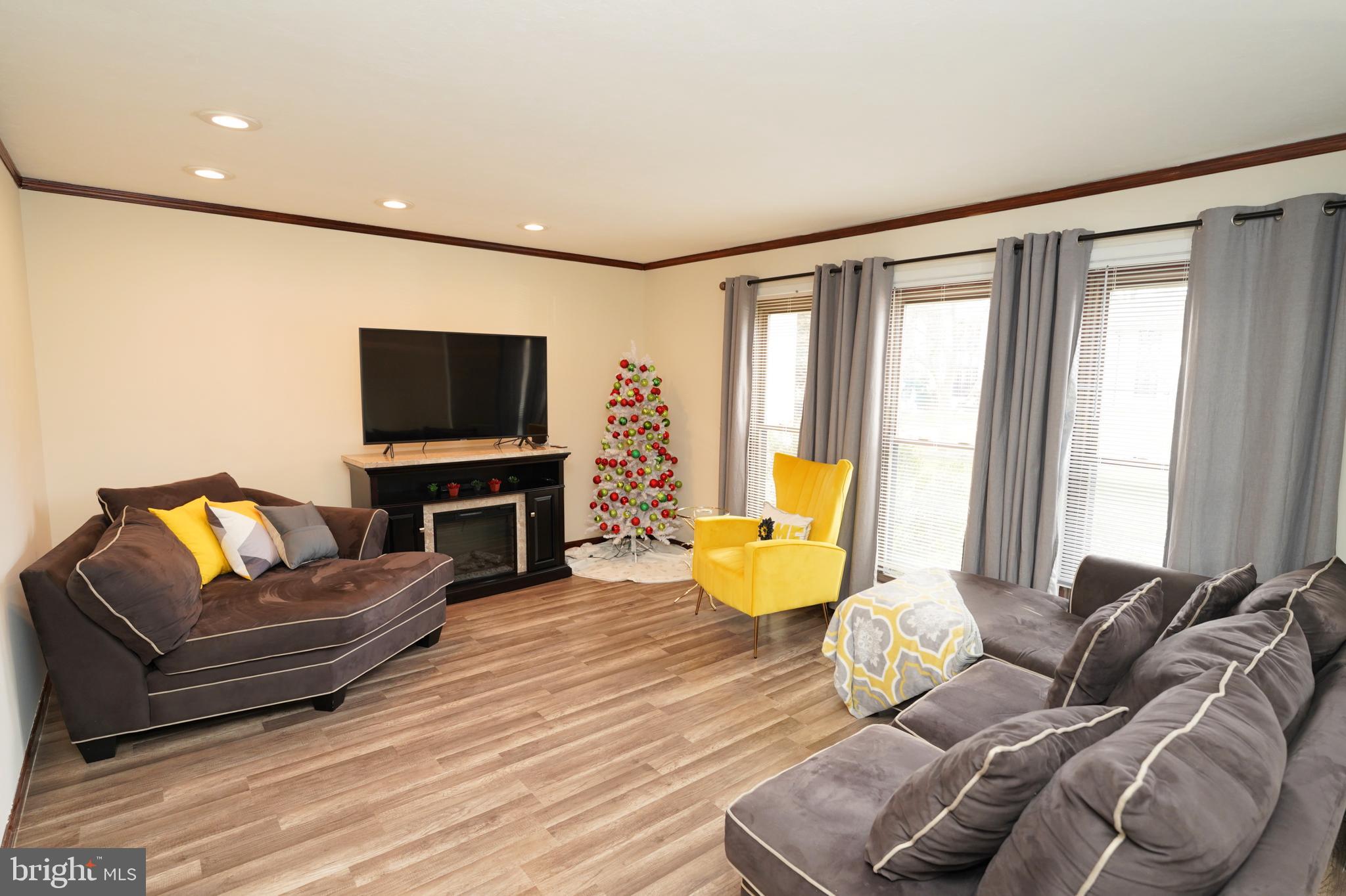 128 Probasco Road East Windsor, NJ 08520 - Photo 4 of 40