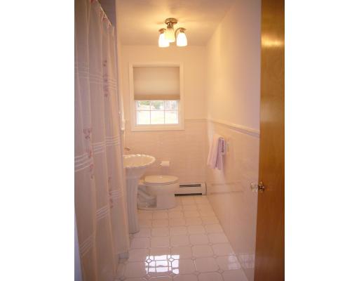 15 Mary Agnes Road Framingham, MA 01701 - Photo 8 of 18 Gallery Image 8