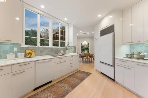 $5,495,000 | 10 Muir Avenue, Piedmont, CA 94610