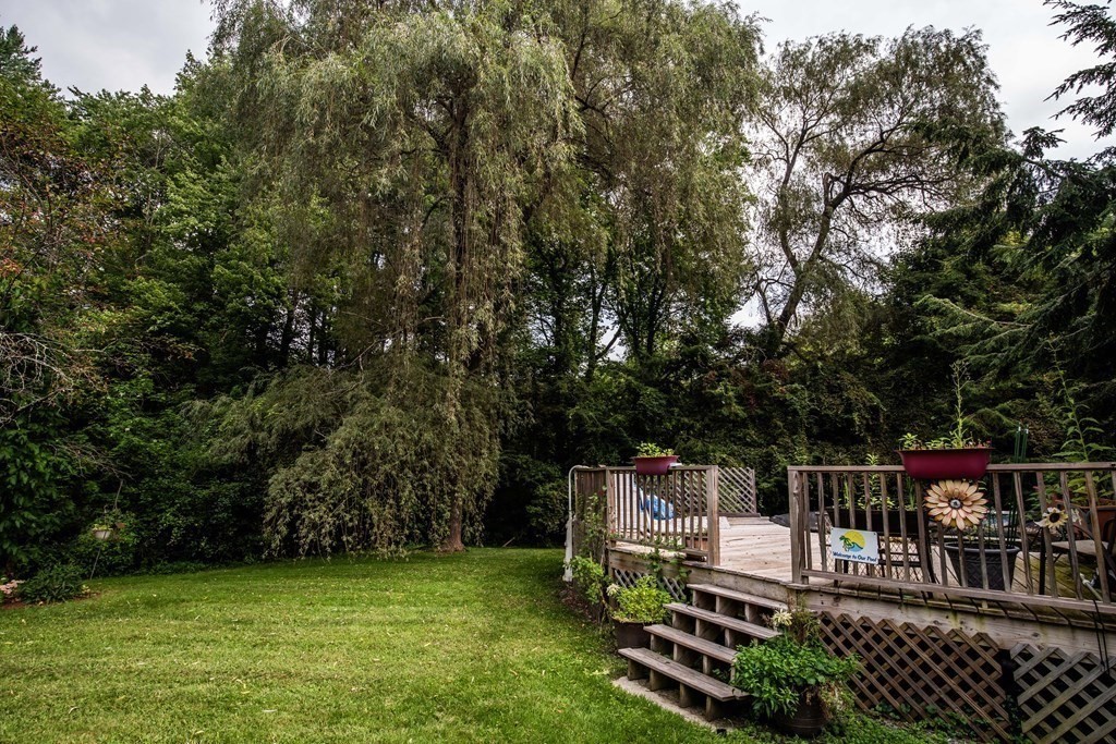 96 Wyman Road Billerica, MA 01821 - Photo 33 of 35 a view of a sitting area with golf course