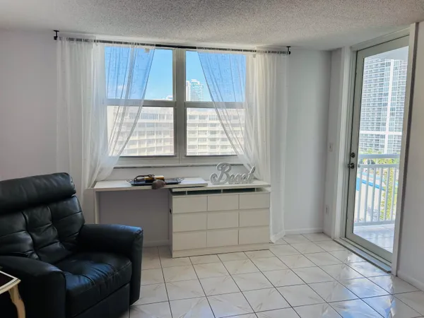 $1,850 | 1849 South Ocean Drive, Unit 1105, Hallandale Beach, FL 33009