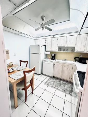 $1,850 | 1849 South Ocean Drive, Unit 1105, Hallandale Beach, FL 33009