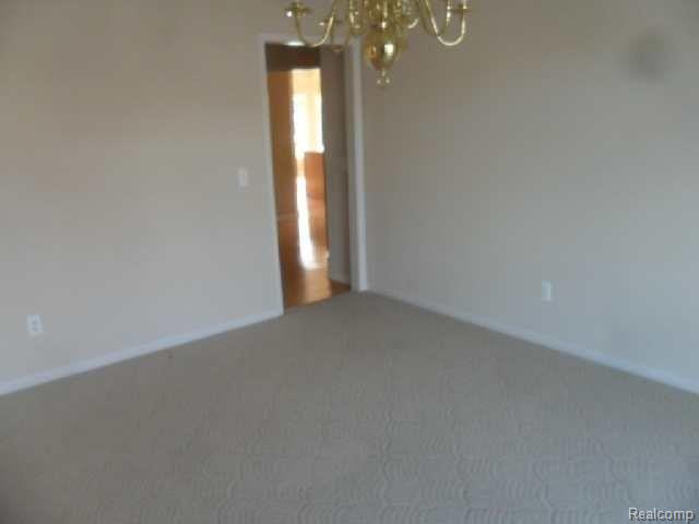 1041 Rochelle Park Drive Rochester, MI 48307 - Photo 13 of 18 SAM_0968