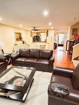 $3,500 | 1 Hawthorne Village, Unit C, Franklin, MA 02038