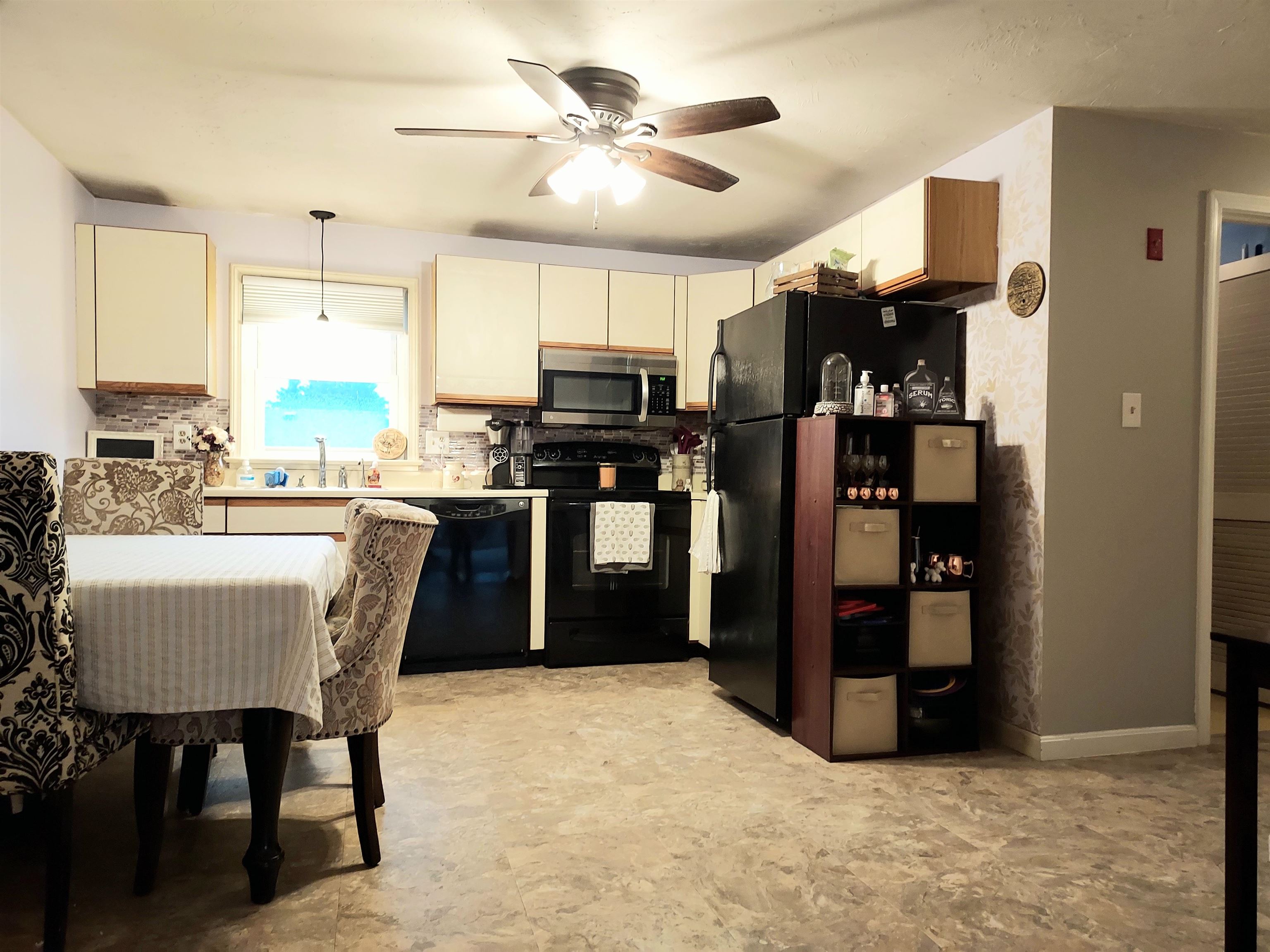 215 Circle Road, Unit 12 Manchester, NH 03103 - Photo 4 of 12