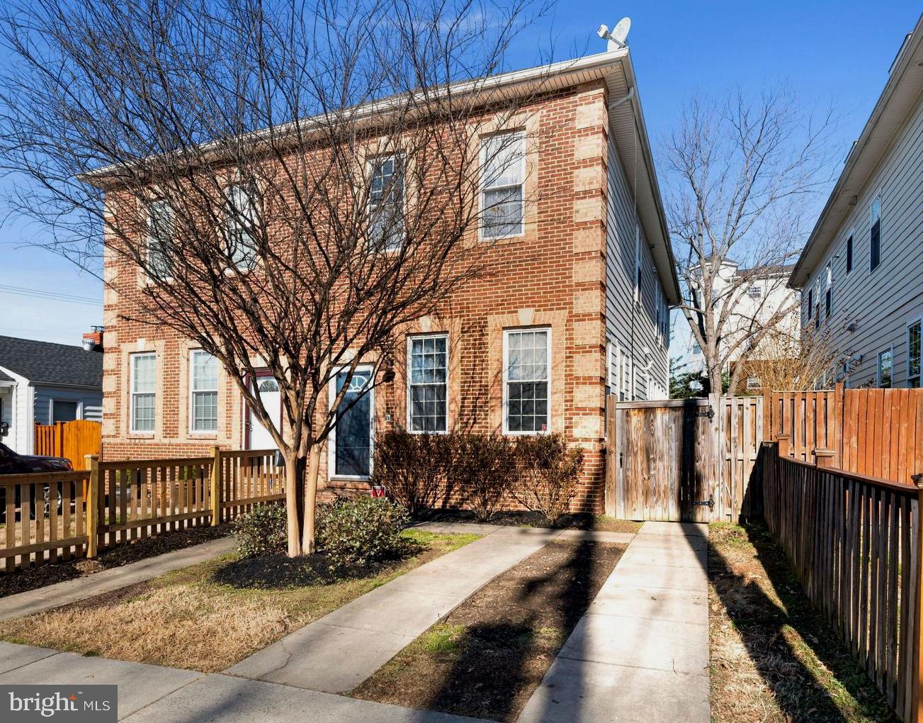 8 East Reed Avenue Alexandria, VA 22305 - Photo 1 of 39