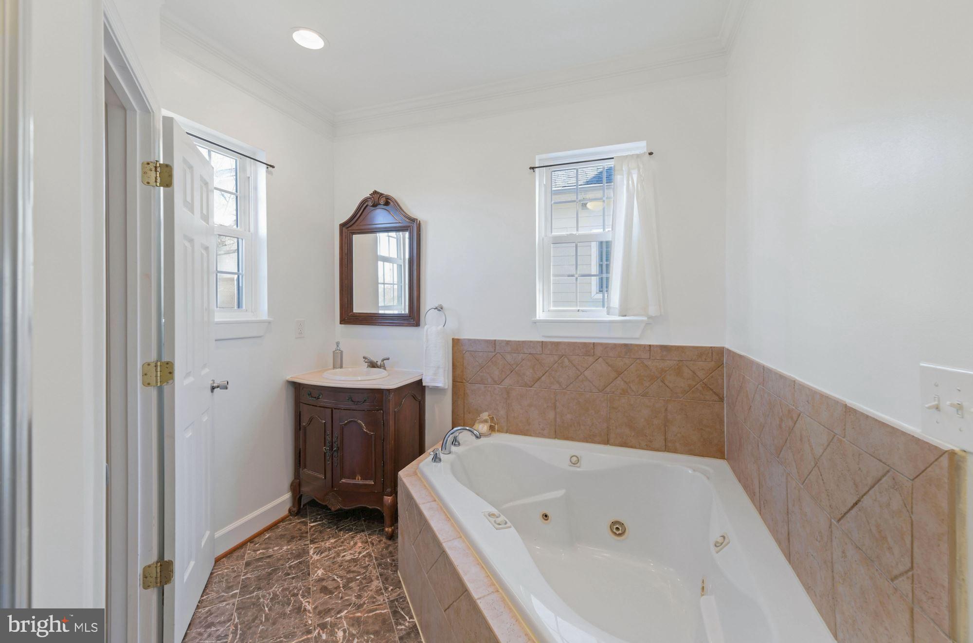 8 East Reed Avenue Alexandria, VA 22305 - Photo 15 of 39