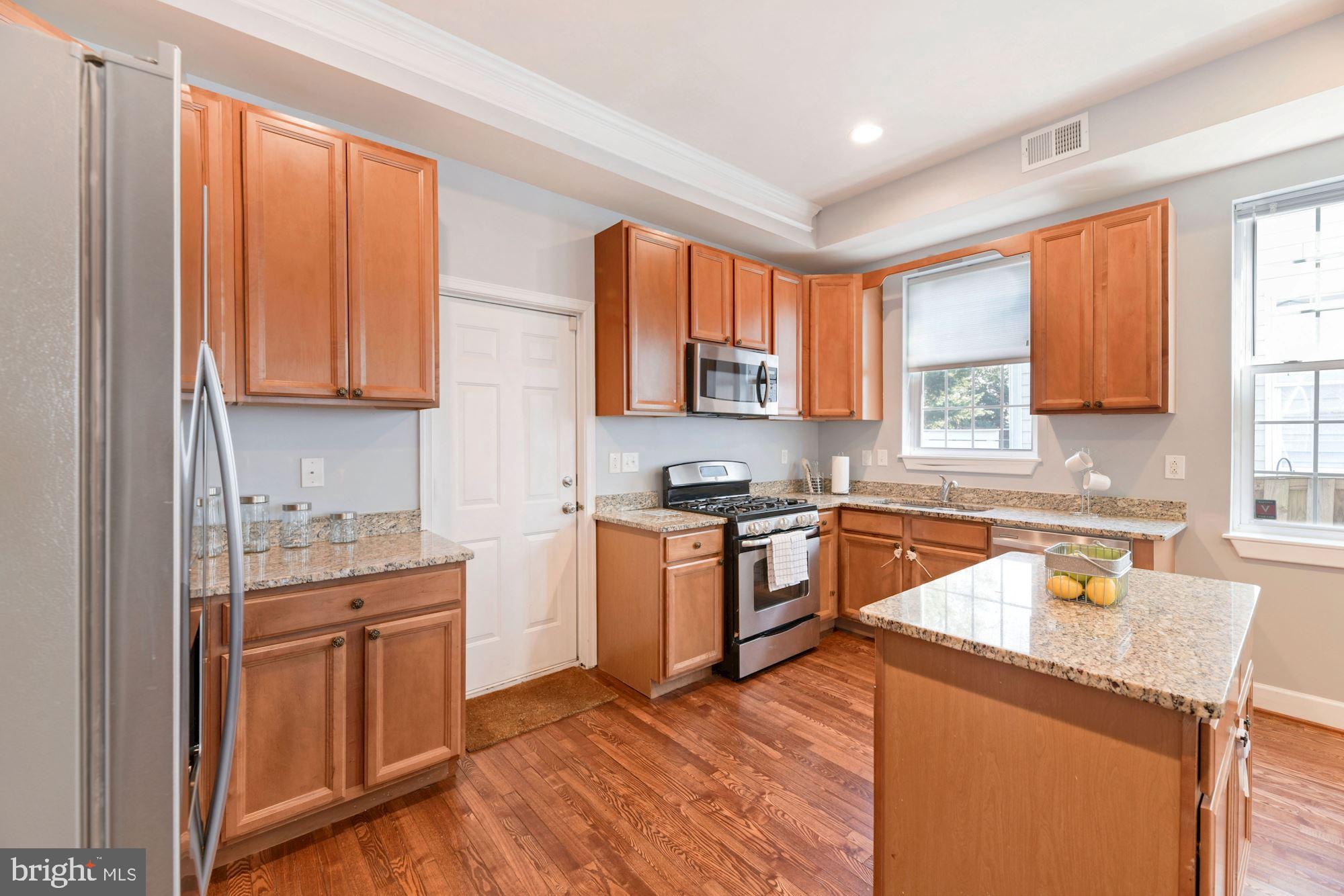 8 East Reed Avenue Alexandria, VA 22305 - Photo 9 of 39