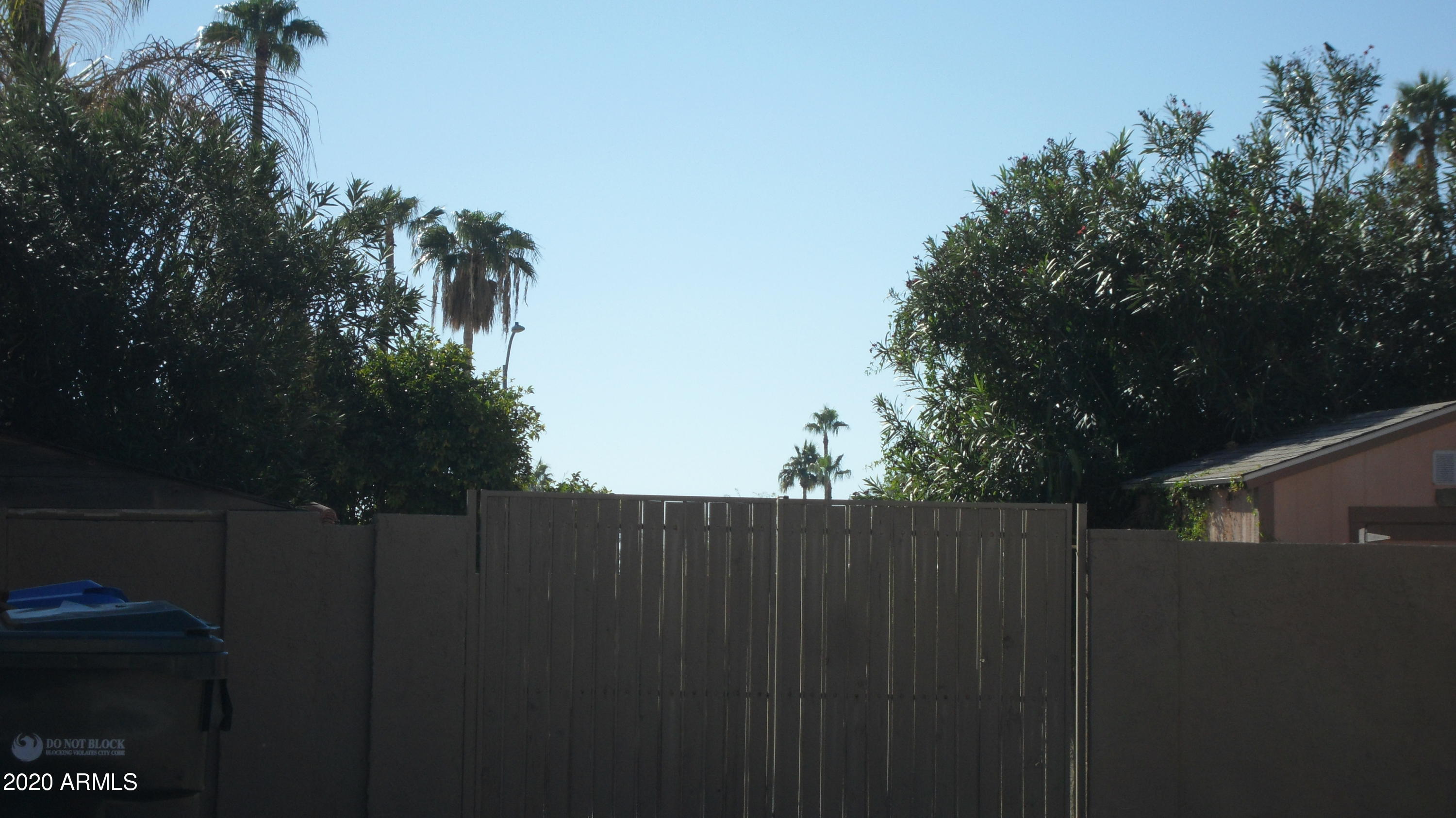 6935 East Hearn Road Scottsdale, AZ 85254 - Photo 17 of 19 R/V GATE