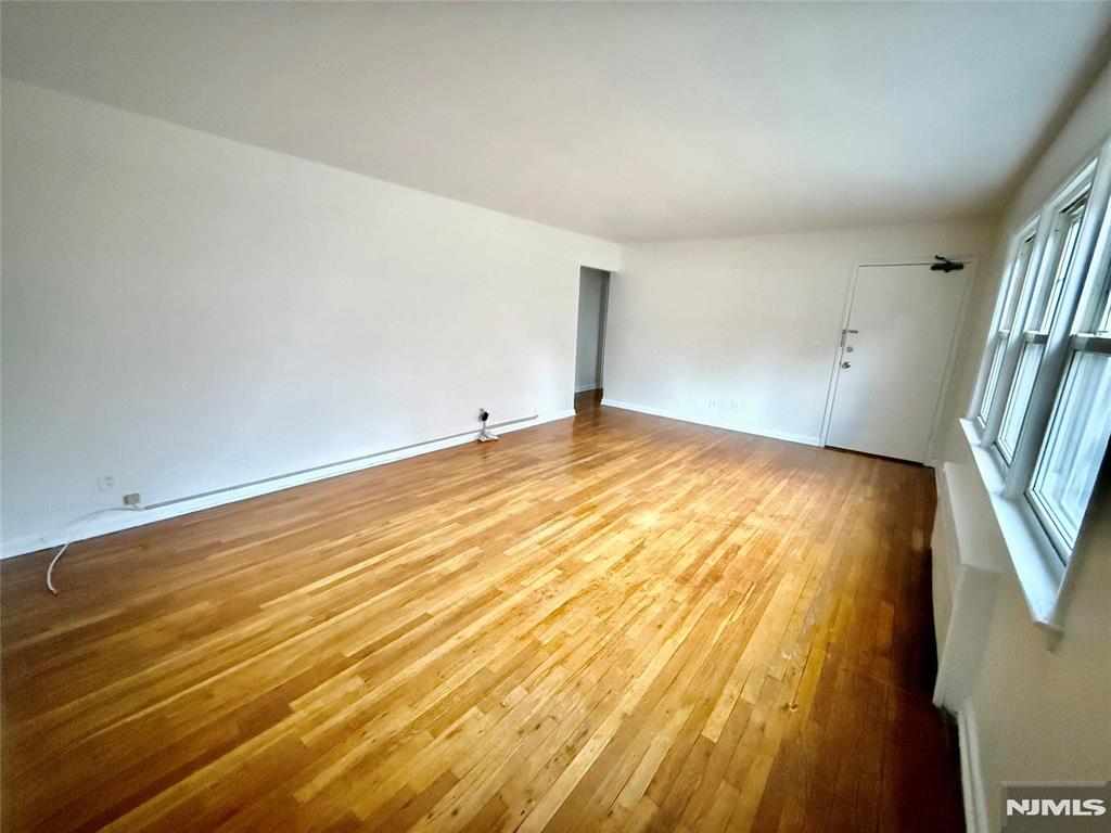 293 Bogert Road River Edge, NJ 07661 - Photo 3 of 10