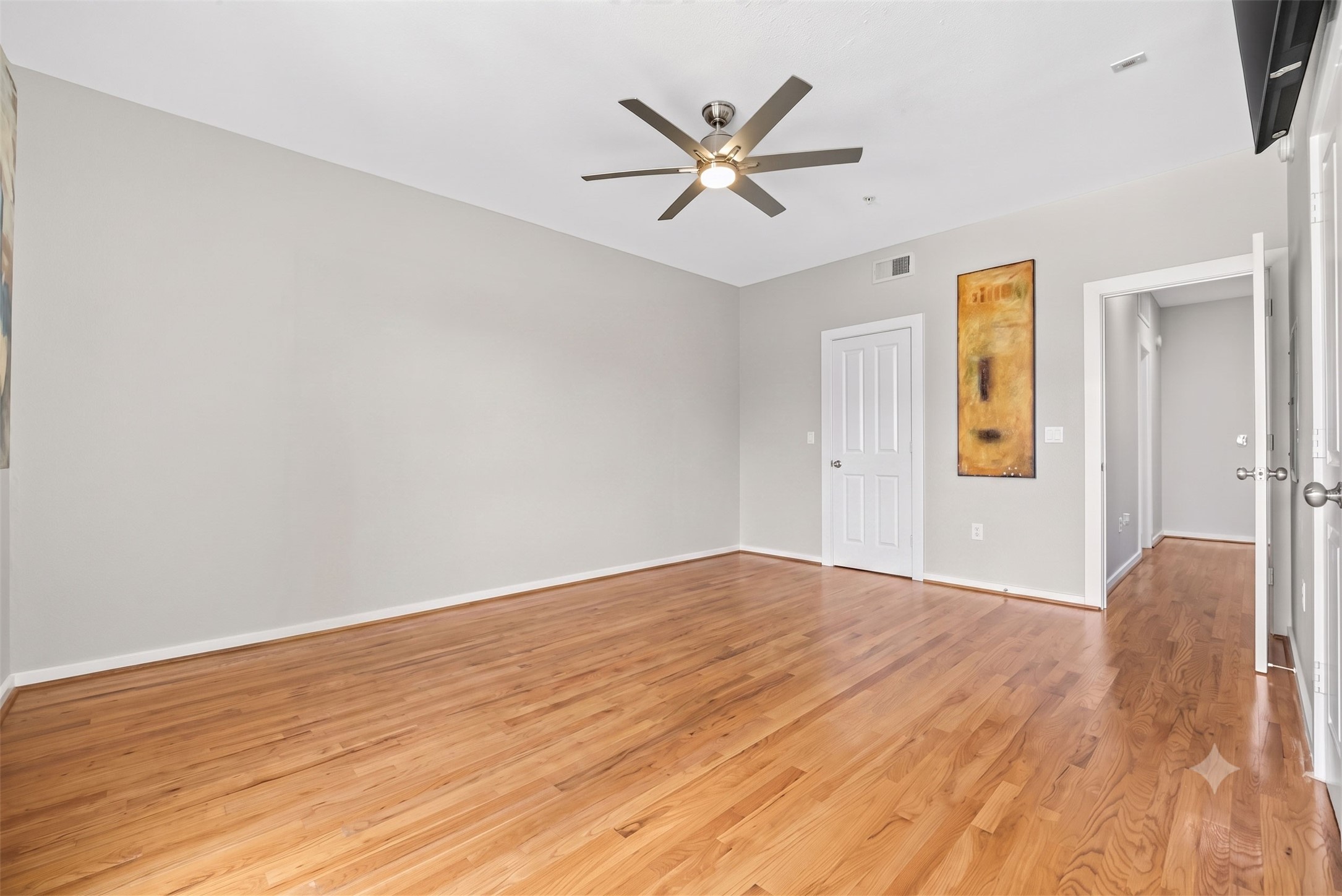 2216 Chenevert Street, Unit 7 Houston, TX 77003 - Photo 12 of 19 Ai Furniture Removed