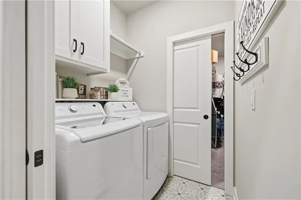 $548,000 | 2617 Southwest Hook Farm Drive, Lee's Summit, MO 64082