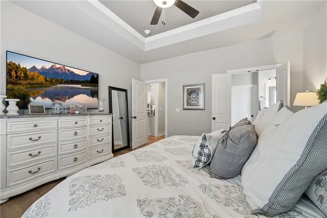 $565,000 | 2617 Southwest Hook Farm Drive, Lee's Summit, MO 64082