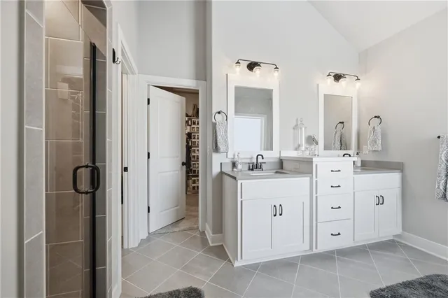 $565,000 | 2617 Southwest Hook Farm Drive, Lee's Summit, MO 64082