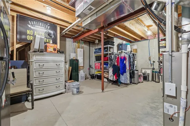 $565,000 | 2617 Southwest Hook Farm Drive, Lee's Summit, MO 64082