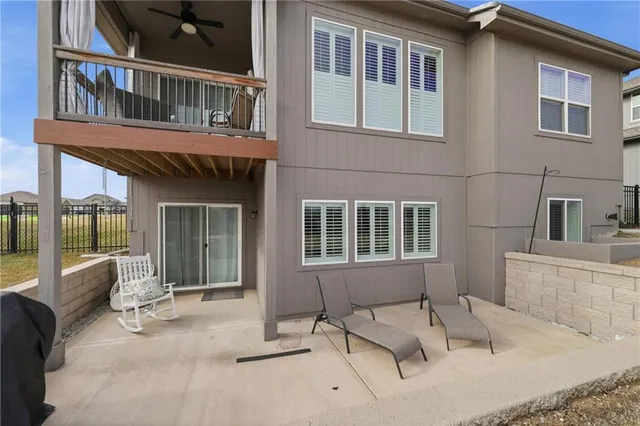 $565,000 | 2617 Southwest Hook Farm Drive, Lee's Summit, MO 64082