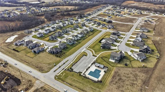 $565,000 | 2617 Southwest Hook Farm Drive, Lee's Summit, MO 64082