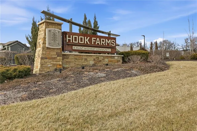 $565,000 | 2617 Southwest Hook Farm Drive, Lee's Summit, MO 64082