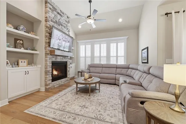 $565,000 | 2617 Southwest Hook Farm Drive, Lee's Summit, MO 64082