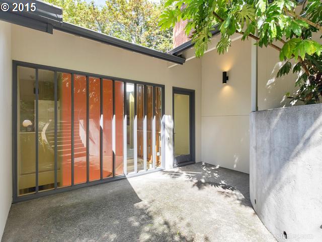 2260 Southwest Humphrey Park Road Portland, OR 97221 - Photo 1 of 13 Gallery Image 1