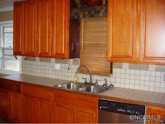 17 Goodman Road Asheville, NC 28804 - Photo 3 of 11
