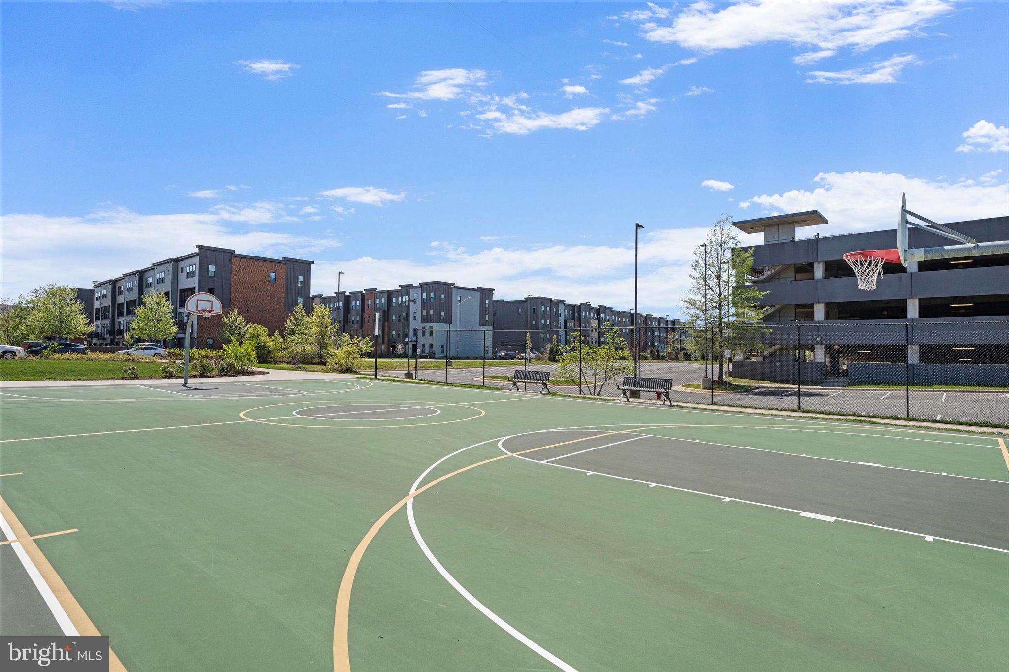 12915 Sunrise Ridge Alley, Unit 74 Herndon, VA 20171 - Photo 39 of 48 a view of a basket ball ground