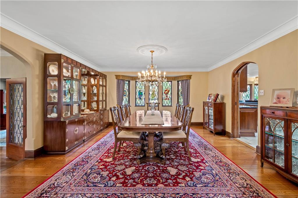 776 Valleyview Road Pittsburgh, PA 15243 - Photo 7 of 25 a living room with furniture rug and wooden floor
