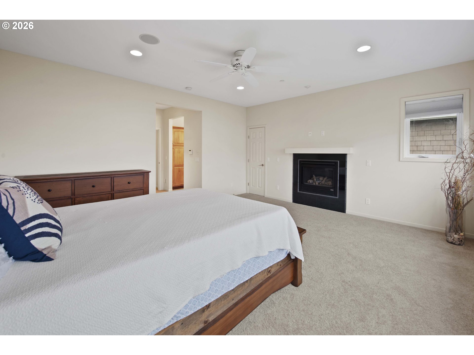 230 Round House Road Astoria, OR 97103 - Photo 28 of 43 a bedroom with a bed and a couch