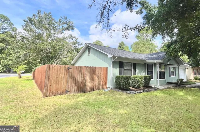 $1,850 | 317 Lake View Drive, Kingsland, GA 31548