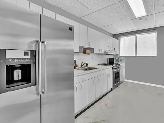 $2,995 | 1688 West Avenue, Unit G06, Miami Beach, FL 33139