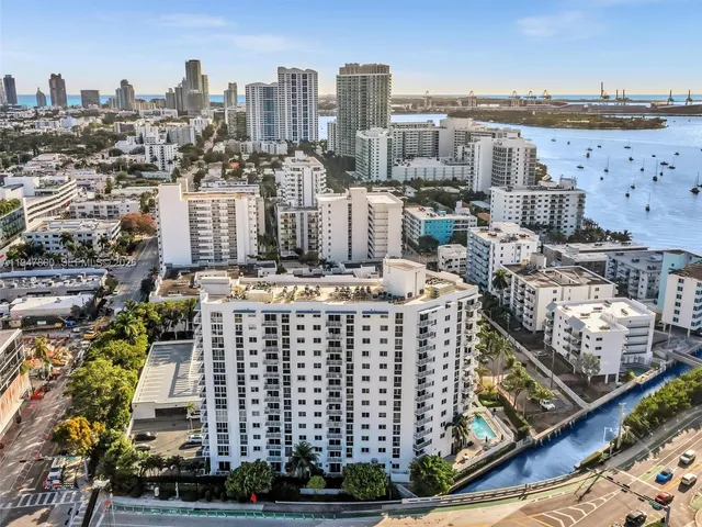 $2,995 | 1688 West Avenue, Unit G06, Miami Beach, FL 33139