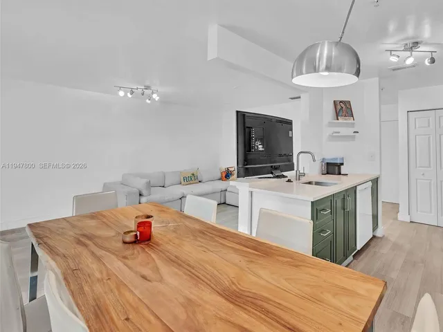 $2,995 | 1688 West Avenue, Unit G06, Miami Beach, FL 33139