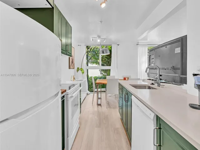 $2,995 | 1688 West Avenue, Unit G06, Miami Beach, FL 33139