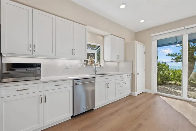 $3,595,000 | 409 Casey Key Road, Nokomis, FL 34275