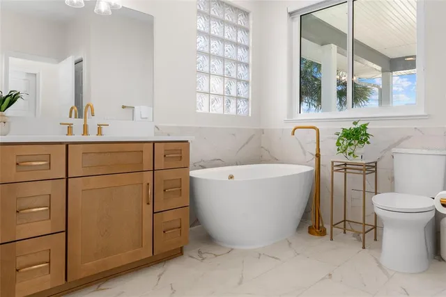 $3,595,000 | 409 Casey Key Road, Nokomis, FL 34275