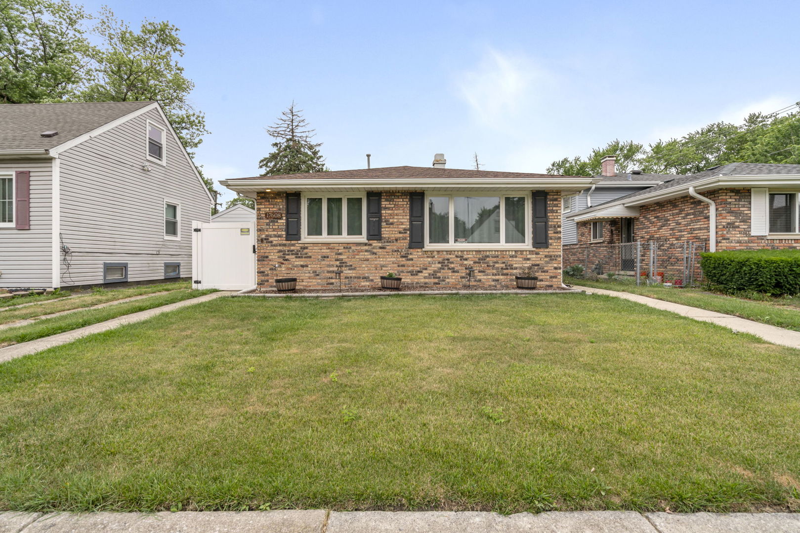 17608 Community Street Lansing, IL 60438 - Photo 1 of 36