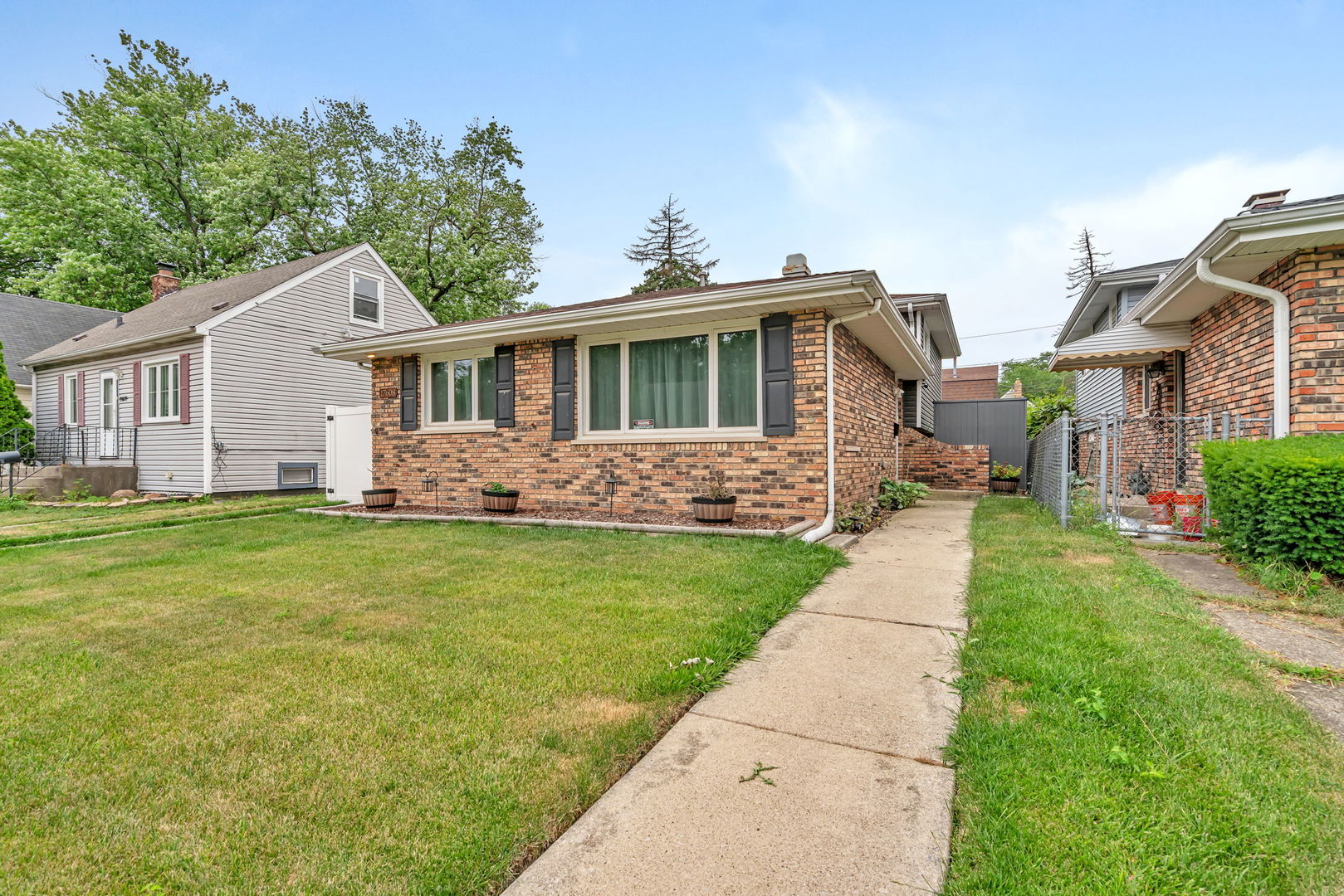 17608 Community Street Lansing, IL 60438 - Photo 2 of 36