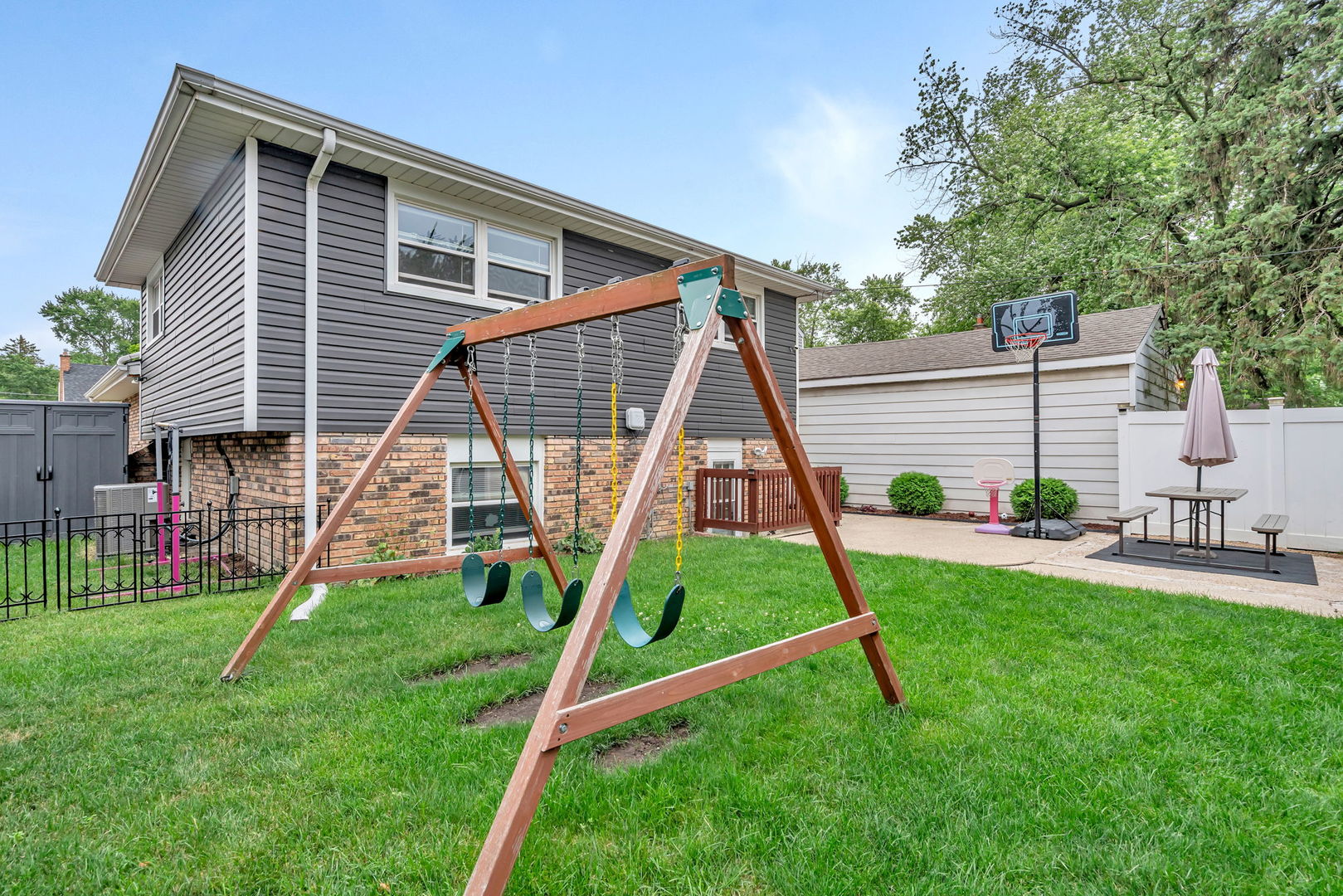 17608 Community Street Lansing, IL 60438 - Photo 28 of 36