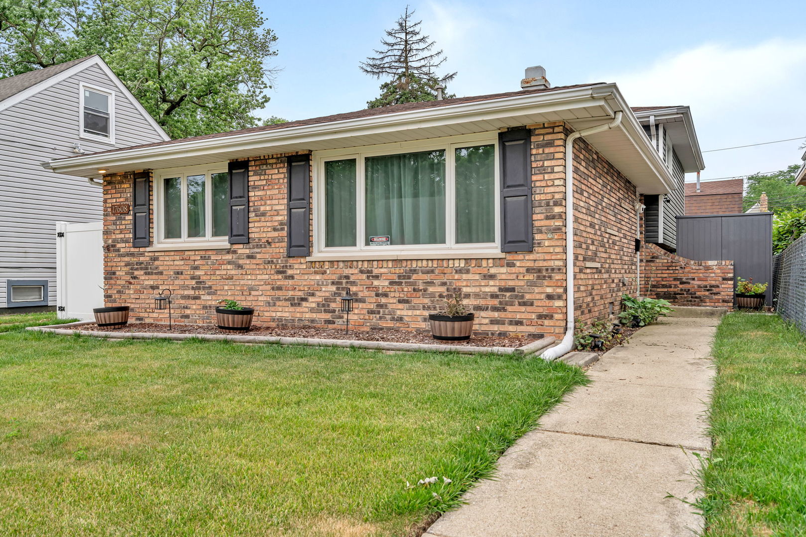 17608 Community Street Lansing, IL 60438 - Photo 3 of 36