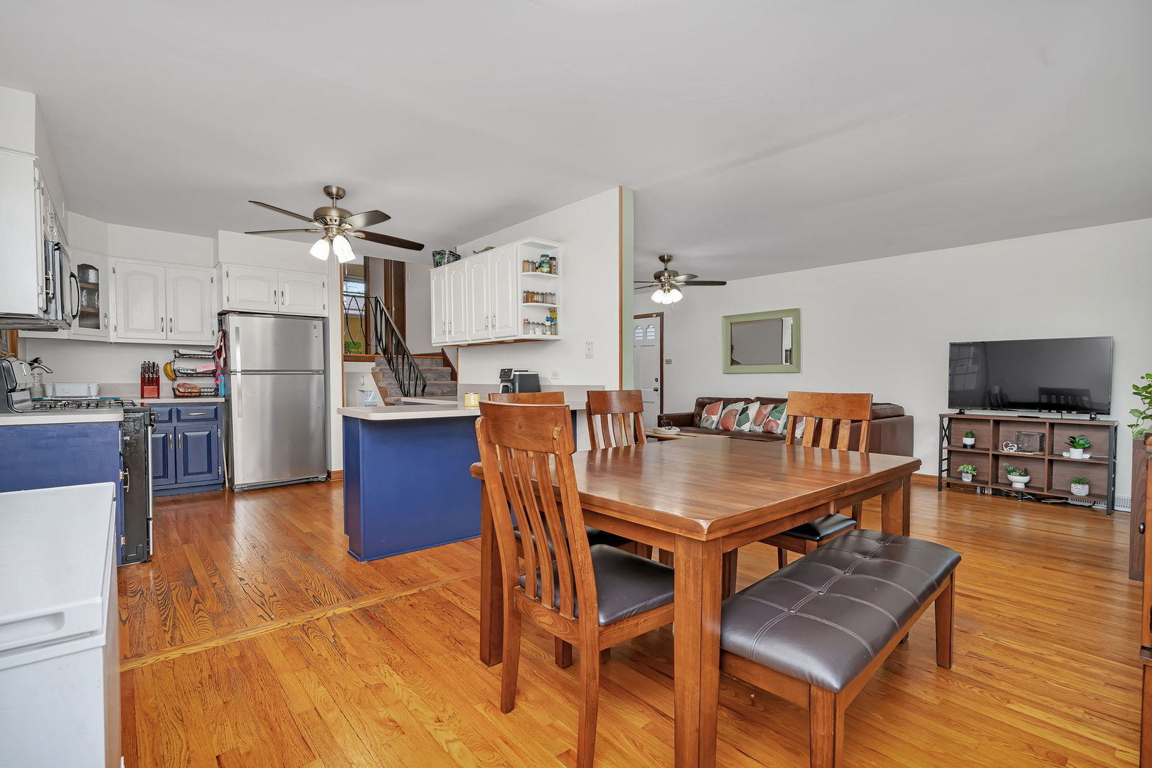 17608 Community Street Lansing, IL 60438 - Photo 9 of 36