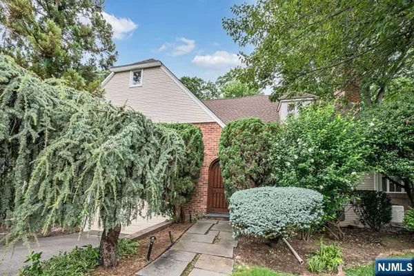 $5,200 | 384 Owen Avenue, Fair Lawn, NJ 07410