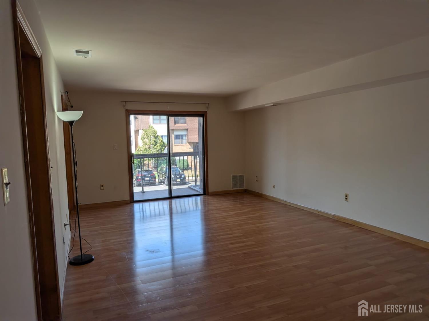 1714 Raspberry Court Edison, NJ 08817 - Photo 8 of 15