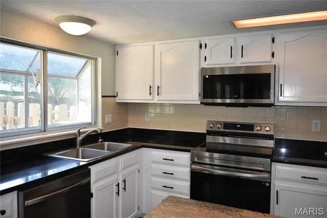 $2,400 | 16407 Westglen Farms Drive, Wildwood, MO 63011