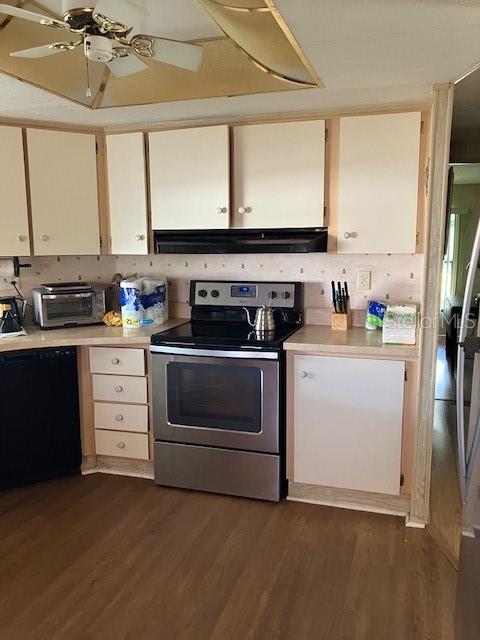 3141 Nantucket Drive Holiday, FL 34690 - Photo 10 of 29 a kitchen with a stove oven and sink