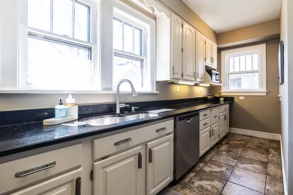 $349,900 | 489 Division Street, Elgin, IL 60120