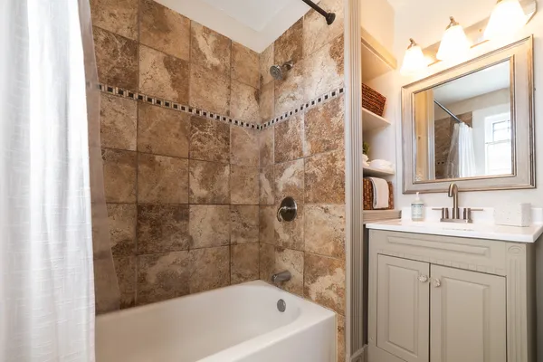 $349,900 | 489 Division Street, Elgin, IL 60120