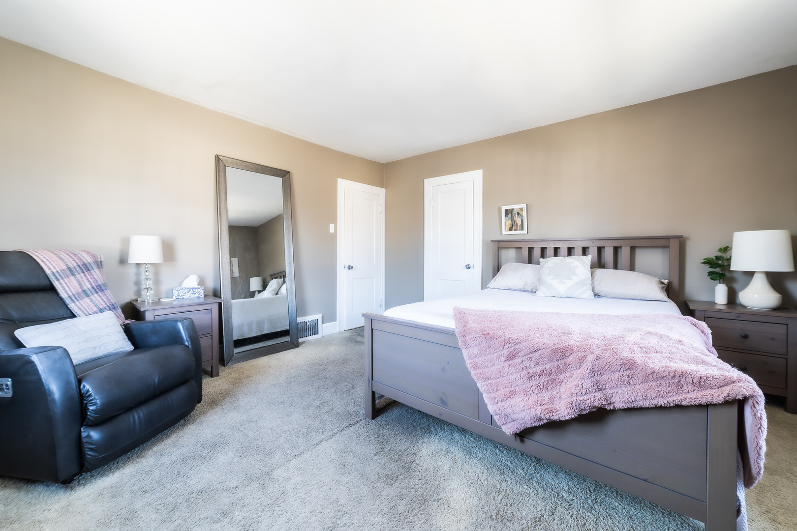 489 Division Street Elgin, IL 60120 - Photo 31 of 40