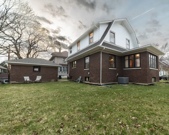 $349,900 | 489 Division Street, Elgin, IL 60120